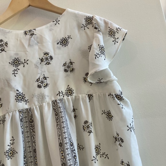 Loft chiffon baby doll top. Gray white yellow wildflower print. No flaws. Medium - Picture 10 of 10